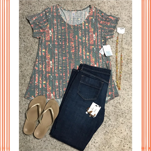 LuLaRoe Tops - Lularoe Classic Tee